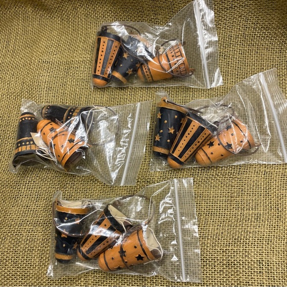 🎃 Halloween Party Favors, Set of 12, metal with handle, can hold treat. - Picture 1 of 10